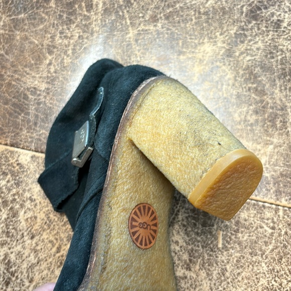 UGG Booties EUC - Picture 2 of 4
